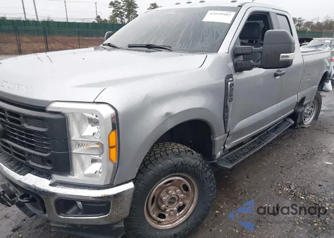 2023 Ford F-250 Xl z USA, uszkodzony, nr VIN 1FT7X2BA2PEE18679